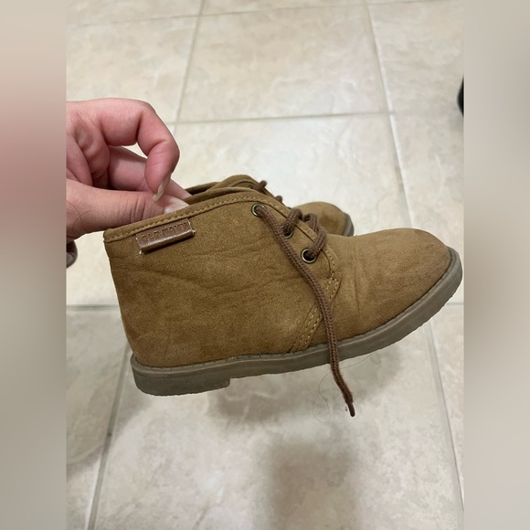 Old Navy Sueded Desert Boots For Toddler - Picture 7 of 10